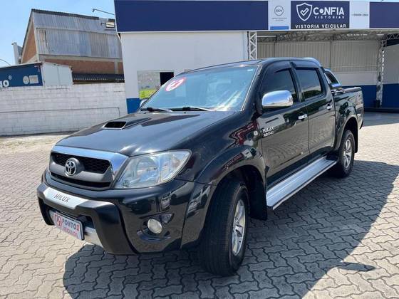 TOYOTA HILUX 3.0 SRV 4X4 CD 16V TURBO INTERCOOLER DIESEL 4P AUTOMÁTICO TOYOTA HILUX 3.0 SRV 4X4 CD 16V TURBO INTERCOOLER DIESEL 4P AUTOMÁTICO
